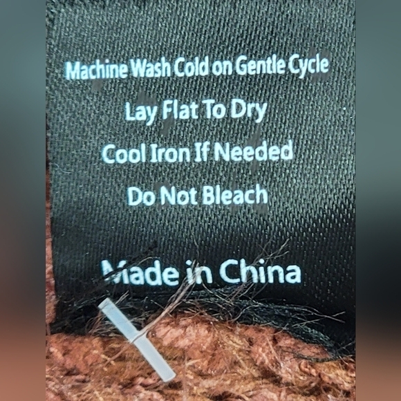 POL SMALL (10)CHUNKY OVERSIZED HOODED BUTTON FRONT W/ POCKETS SWEATER/ CARDIGAN - Picture 2 of 11